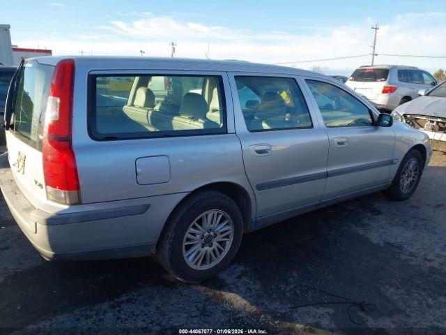 Volvo V70 2.4 Image 16