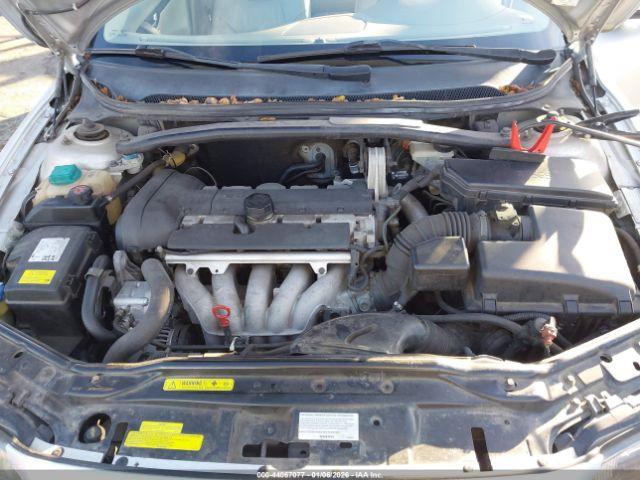 Volvo V70 2.4 Image 6