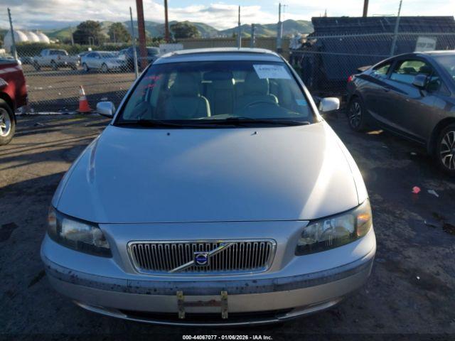 Volvo V70 2.4 Image 8