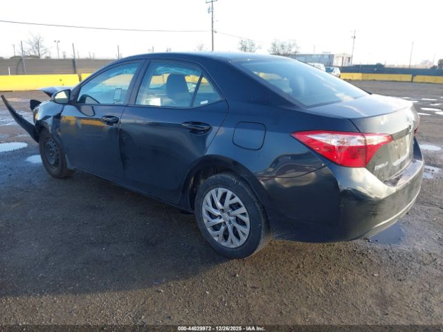 Toyota Corolla Le Image 9