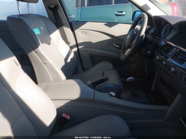 BMW 5 Series Image 9