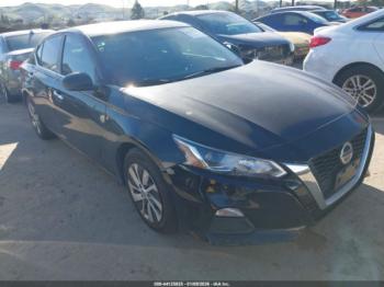  Salvage Nissan Altima
