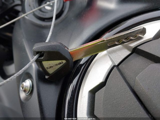 Kawasaki Ex650 R Image 6